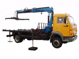 Эвакуатор на шасси КАМАЗ 4308 с прямой платформой и краном манипулятором